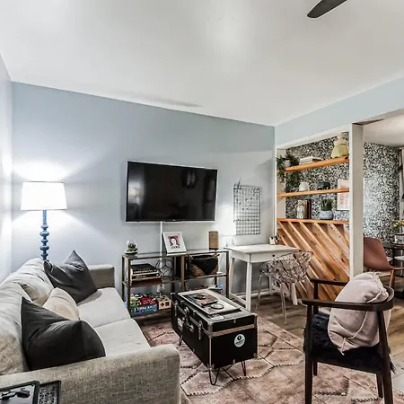 Holiday home Trendy For 4 With Community Pool