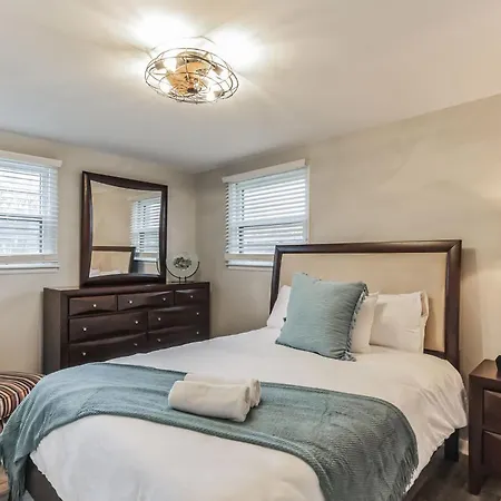 Luxurious 4br Pet Friendly *