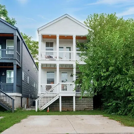 Downtown Oasis Sleeps 12 And 1 And A Half Miles To Broadway Nashville