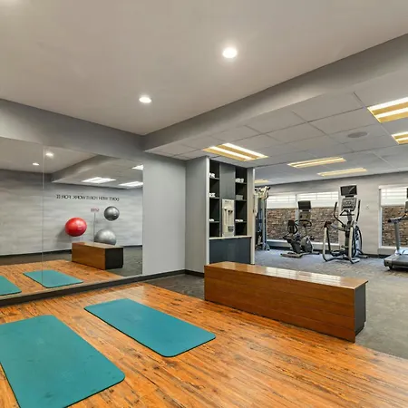 Hotel Fairfield & By Marriott Downtown-metrocenter