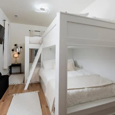 New Luxury With Rooftop Heated Pool-sleeps 12 *