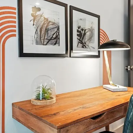 Holiday home Downtown Oasis Sleeps 12 And 1 And A Half Miles To Broadway Nashville