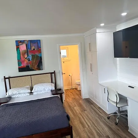 Wpool - Hip Melrose - 8th Ave *