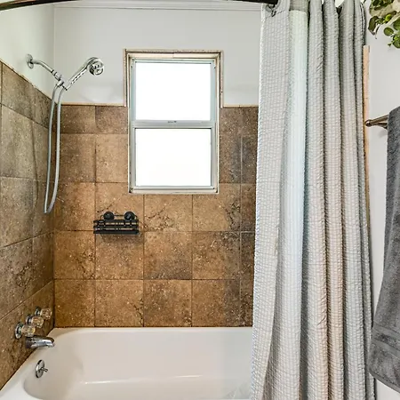 7 Mi To Dtwn: W/ Spacious Yard In * Nashville