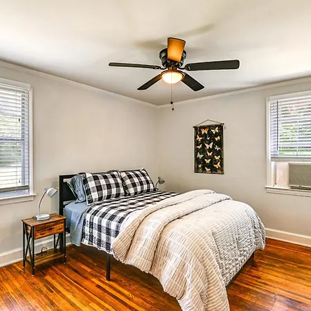 7 Mi To Dtwn: W/ Spacious Yard In Nashville