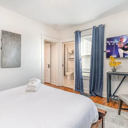 - 1815 Pearl St * Nashville