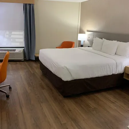 Comfort & Downtown - Stadium Hotel Nashville
