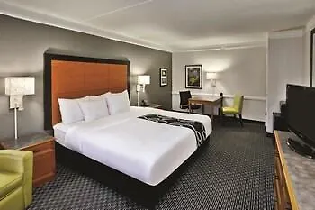 La Quinta By Wyndham South Hotel