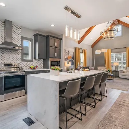 Gray Pearl- Single-family -4 Mins To Broadway Holiday home Nashville