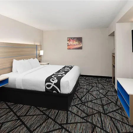 La Quinta By Wyndham South Hotel