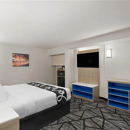 La Quinta By Wyndham South Hotel