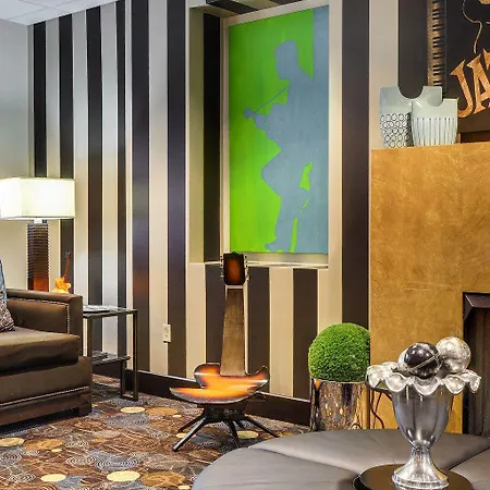 Hotel Hampton & At Opryland 3*