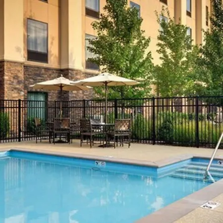 Hotel Hampton & At Opryland 3*
