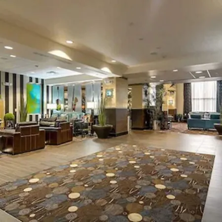 Hampton & At Opryland 3*