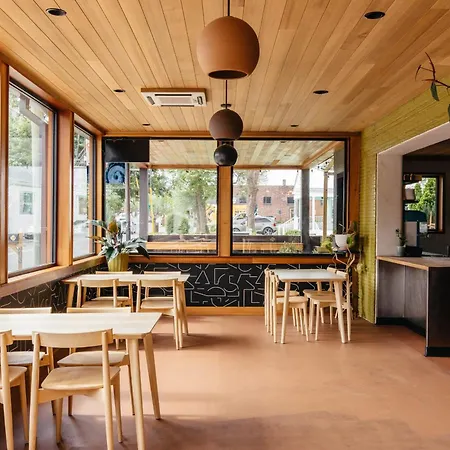 Apartment Upscale 12 South Penthouse With 2 Kings, Balcony 1 Of 7 Themed Lofts At Cowrite, Find Coffee And Tacos Downstairs, Complimentary Spin Class, Walk To Shopping In 12 South, 10 Minutes To Broadway, Parking, 24 Hr Hospitality Nashville