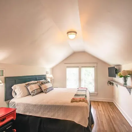 Bed & Breakfast Belmont Blvd 3*