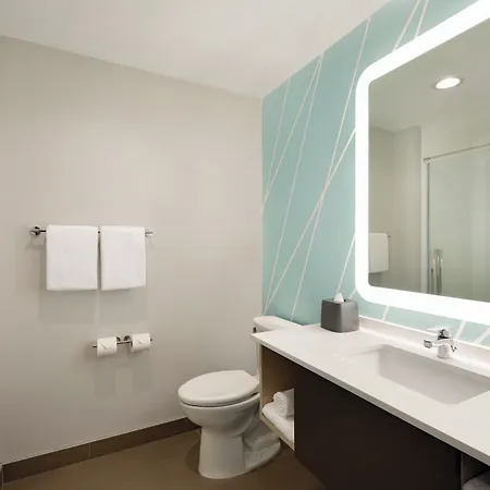 Hotel Avid - Airport By Ihg 2*