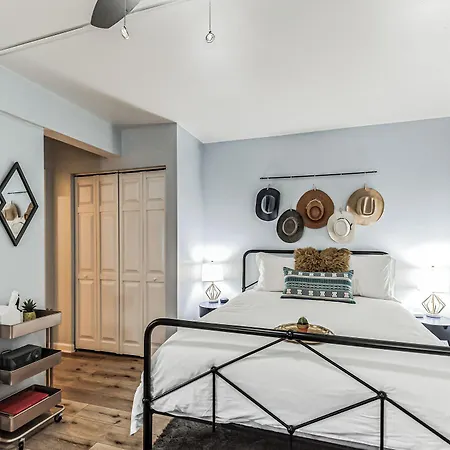 Holiday home Trendy For 4 With Community Pool Nashville
