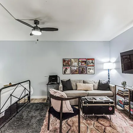 Holiday home Trendy For 4 With Community Pool Nashville