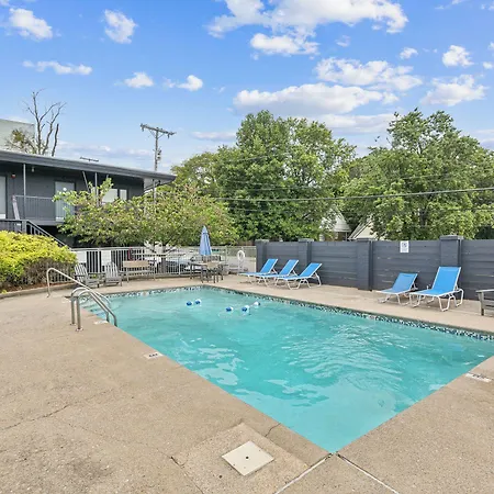 Trendy For 4 With Community Pool *