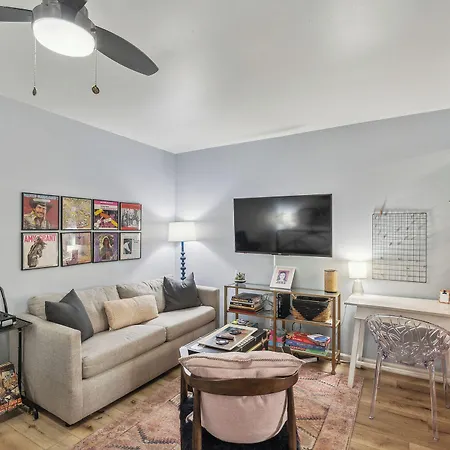 Holiday home Trendy For 4 With Community Pool