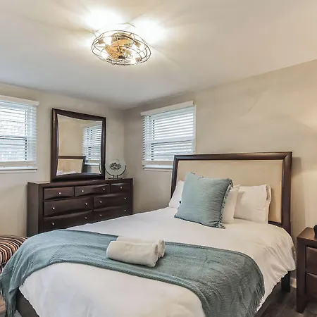 Luxurious 4br Pet Friendly