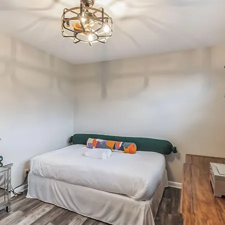Luxurious 4br Pet Friendly *