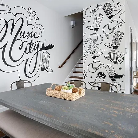 Fame House *