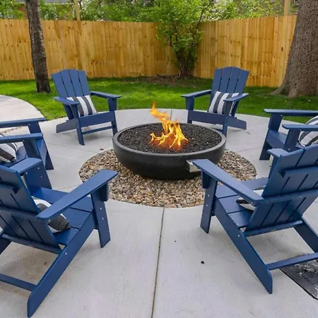 Holiday home Custom Office Game & Fire Pit