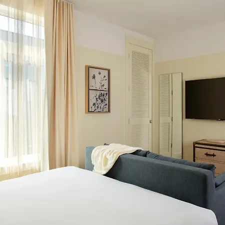 Hotel Mint House Marathon Village By Kasa