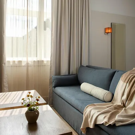 Mint House Marathon Village By Kasa Hotel