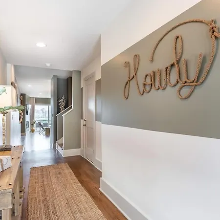 A Place To Hang Your By Local Holiday home Nashville