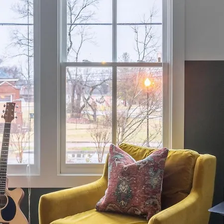 Holiday home Sleeps 24 2 Homes Minutes To Downtownbroadway Faith Barbara By Avantstay