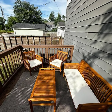 Speakeasy Game Room, Hot Tub, Fire Pit, King Bed - Close To Downtown