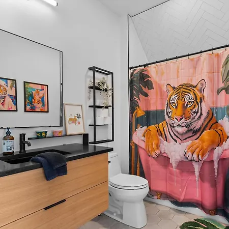 Spacious - 2 Homes, 15 Guests * Nashville