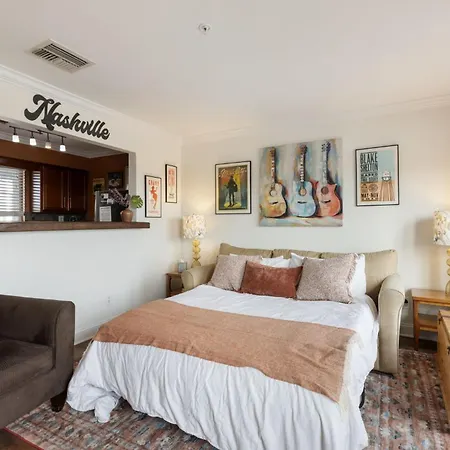 Apartment Downtown -788