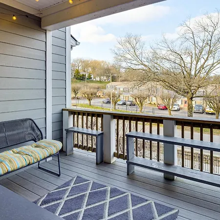 Holiday home 6 Mi To Broadway: Townhome W/ Balcony! Nashville
