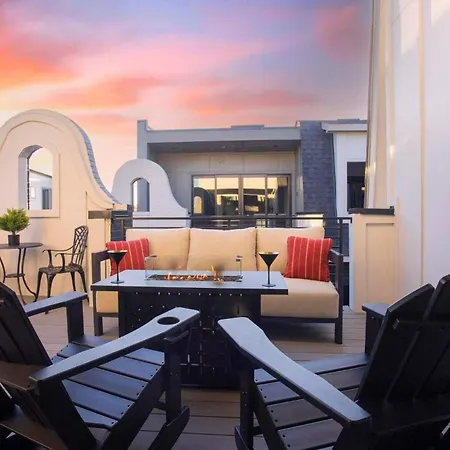 2 Homes! Broadway Views, Rooftops & Karaoke Nashville