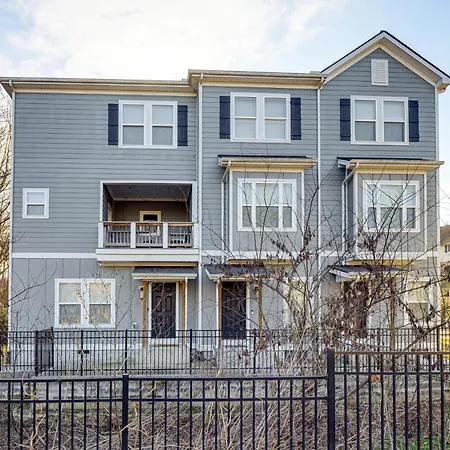 6 Mi To Broadway: Townhome W/ Balcony! Nashville