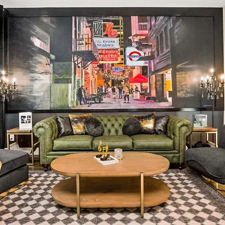 2 Homes! Broadway Views, Rooftops & Karaoke *
