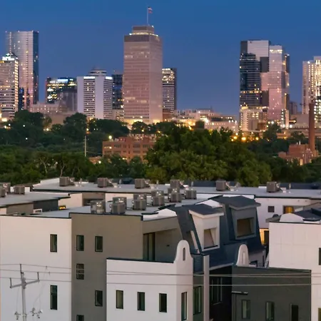 2 Homes! Broadway Views, Rooftops & Karaoke