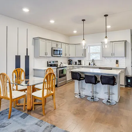 6 Mi To Broadway: Townhome W/ Balcony! *