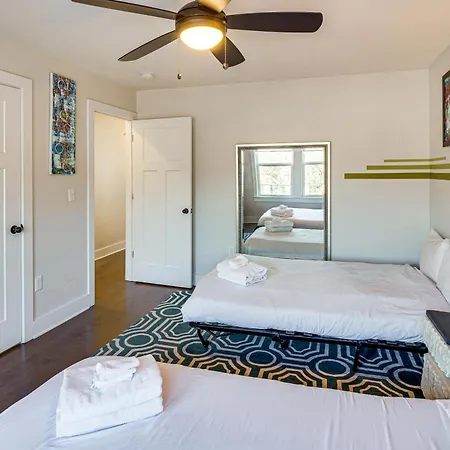 6 Mi To Broadway: Townhome W/ Balcony! Holiday home Nashville