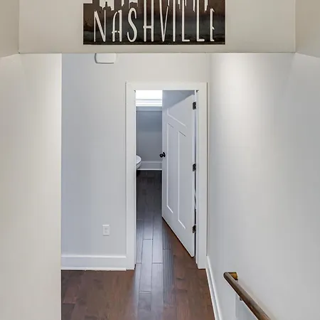 6 Mi To Broadway: Townhome W/ Balcony! Nashville