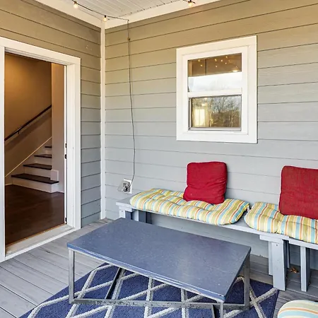 6 Mi To Broadway: Townhome W/ Balcony! *