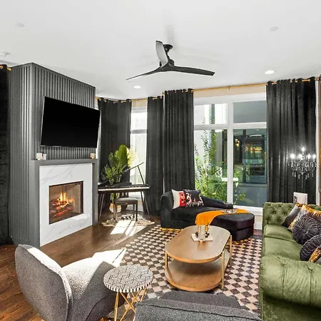 2 Homes! Broadway Views, Rooftops & Karaoke