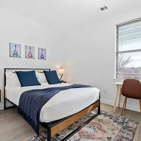 Two Cozysuites Music Row In