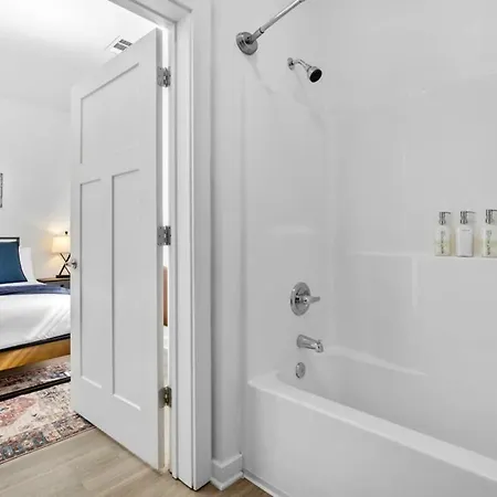 Apartment Two Cozysuites Music Row In