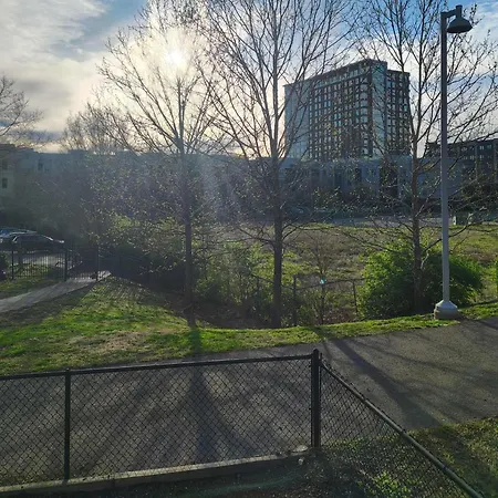 Getaway - Rooftop, Garage, Near Broadway! Holiday home *