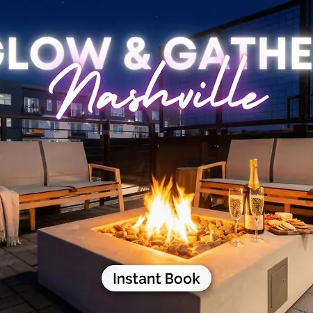 Rooftop Fire Pit & Skyline Views Near Broadway Holiday home Nashville